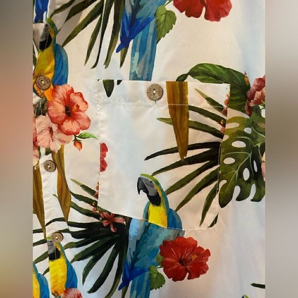 Uzzi Sz M White Red Parrot Print Amphibious Gear Aloha Button Up Collar Shirt - Picture 4 of 6
